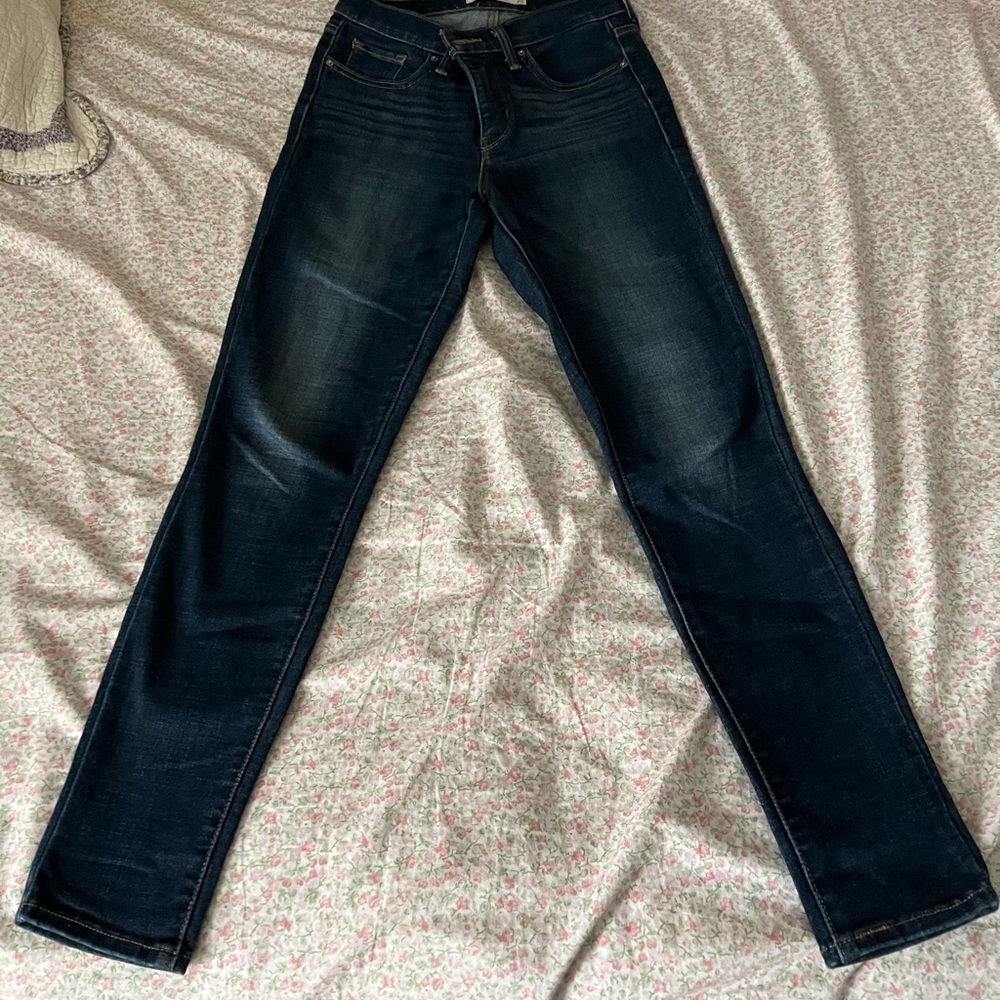 Levi’s Women’s 311 Shaping Skinny Jeans